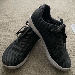 No Bull super fabric trainer, size 6.5W.